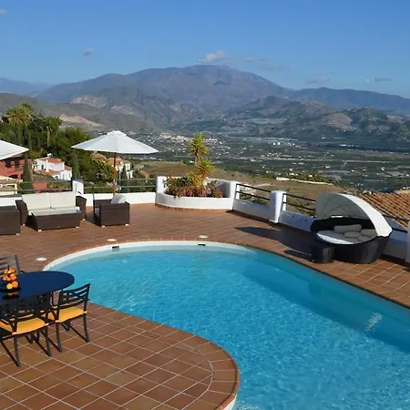 Stunning With Beautiful Views And Private Pool Granada
