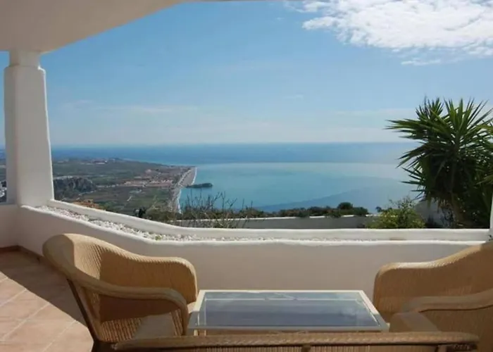 Stunning With Beautiful Views And Private Pool